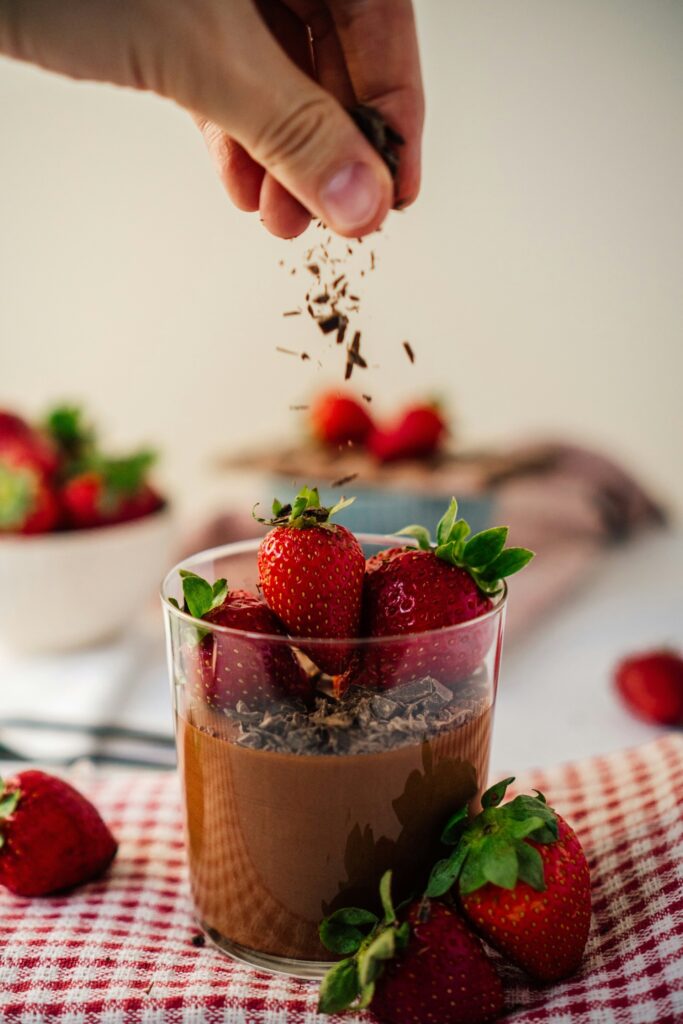 3 Easy Plant-Based Breakfast Recipes for Kids (Busy Morning Approved!) | How to be a Mother y no Morir en el Intento plant-based chocolate mousse, plant-based breakfast recipes for kids, healthy breakfast for kids UK